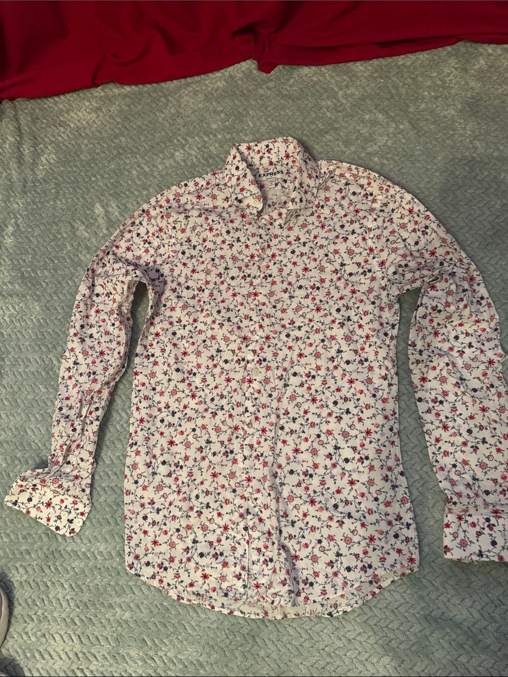 Express Men's White Button-Down Shirt with Red & Navy Floral Print